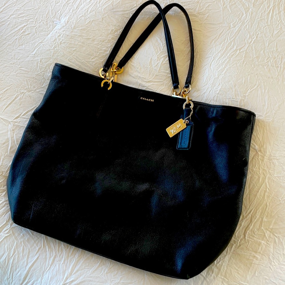 Black like new Coach bag.